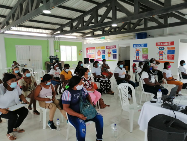Asistencia de las mujeres del municipio de El Charco, Nariño en la Mesa de Participación 